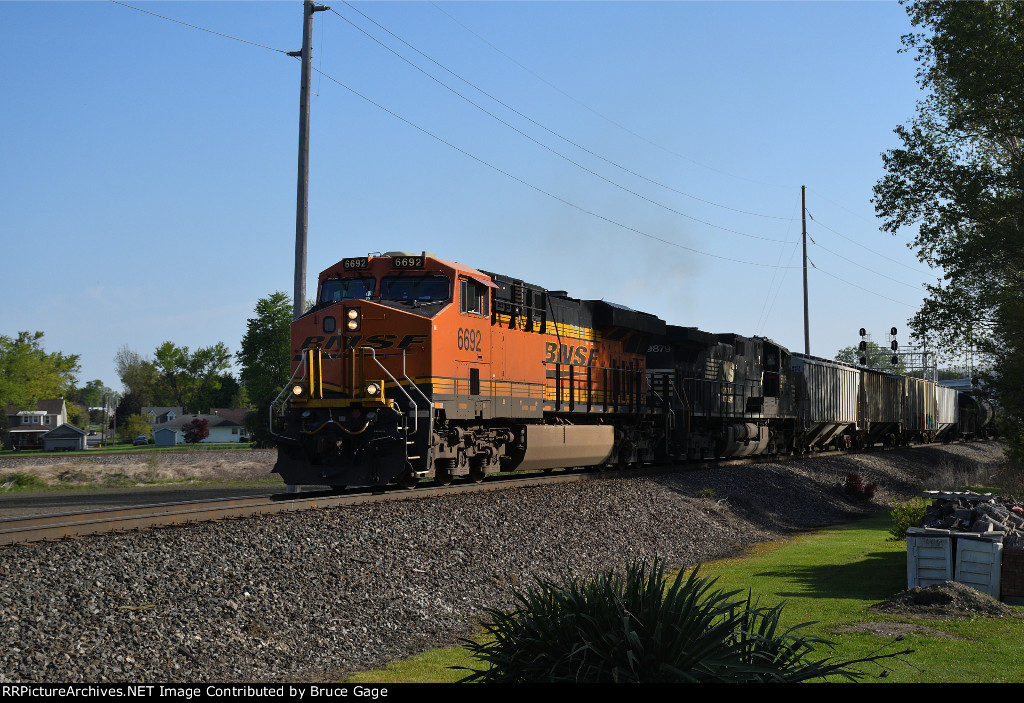 BNSF 6692